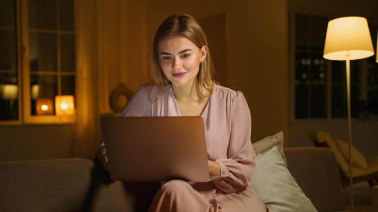 late-night-jobs-these-64-sites-offer-flexible-work-from-home-night